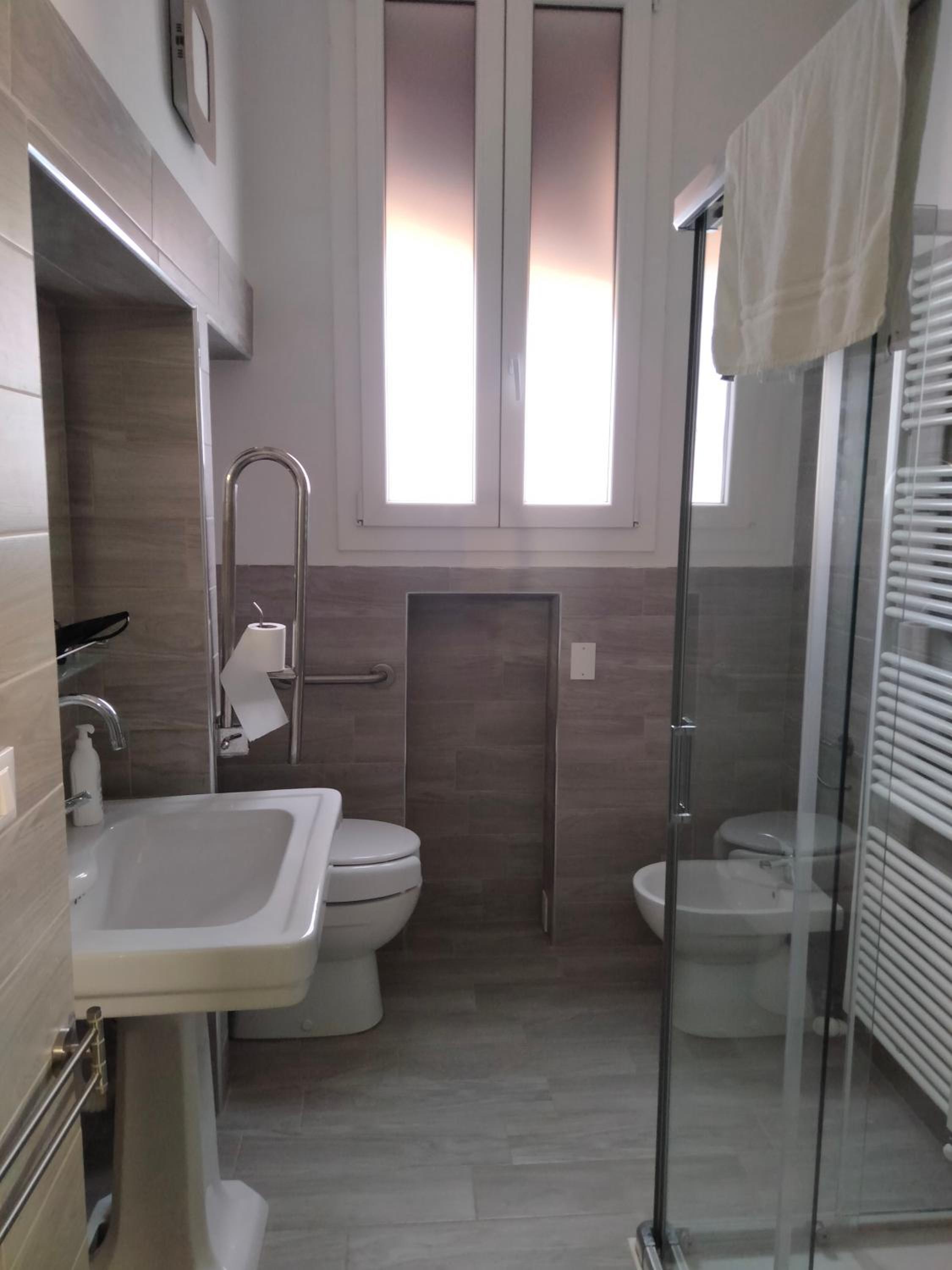 PIAZZA SANTO STEFANO 6 Rooms view 3