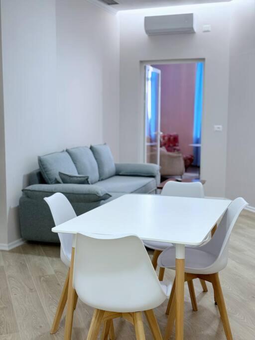 AEM 1 Bedroom Apartment Apt #9