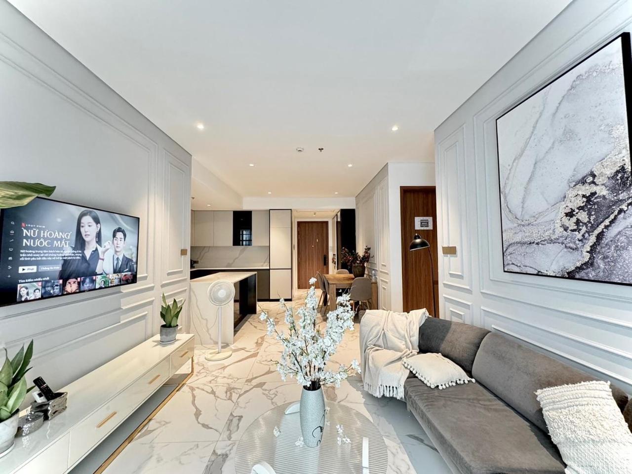 Metropole Thu Thiem - Luna Apartment - Chic, Unbeatable LOCATION, Great Value!!!