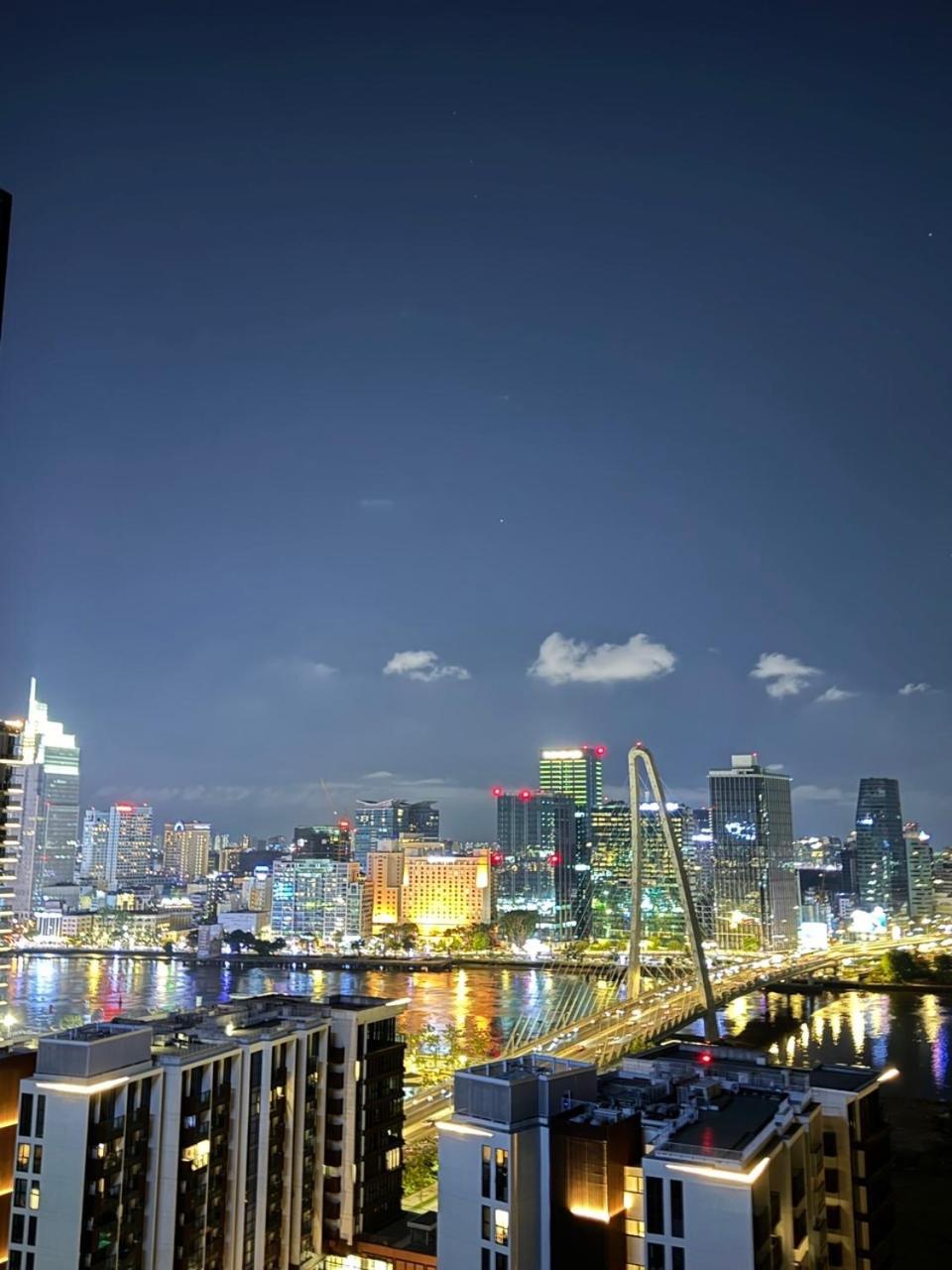 Metropole Thu Thiem - Luna Apartment - Chic, Unbeatable LOCATION, Great Value!!!
