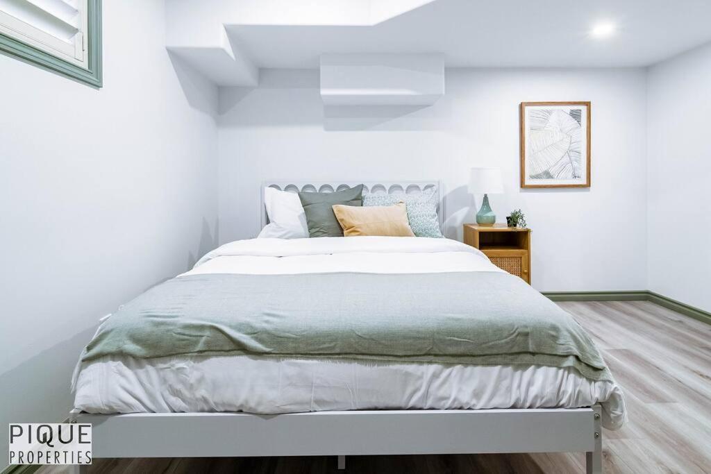 Spacious Bright Suite - Sleeps 4 - King Bed - NFLX