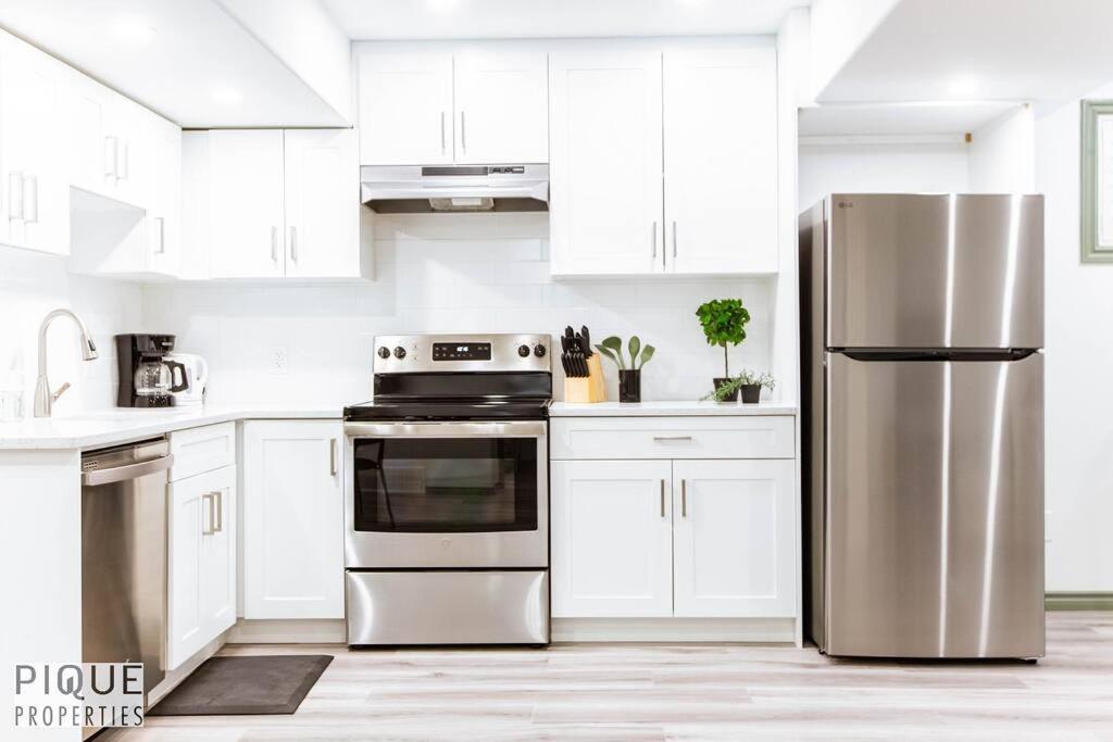 Spacious Bright Suite - Sleeps 4 - King Bed - NFLX