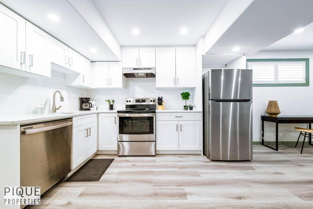 Spacious Bright Suite - Sleeps 4 - King Bed - NFLX