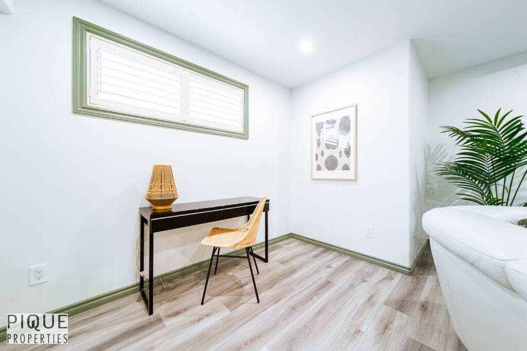 Spacious Bright Suite - Sleeps 4 - King Bed - NFLX