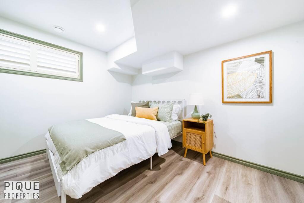 Spacious Bright Suite - Sleeps 4 - King Bed - NFLX