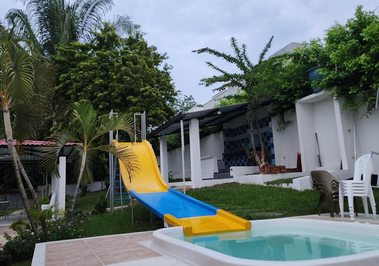 Casa villa con Jacuzzi, tobogán y BBQ
