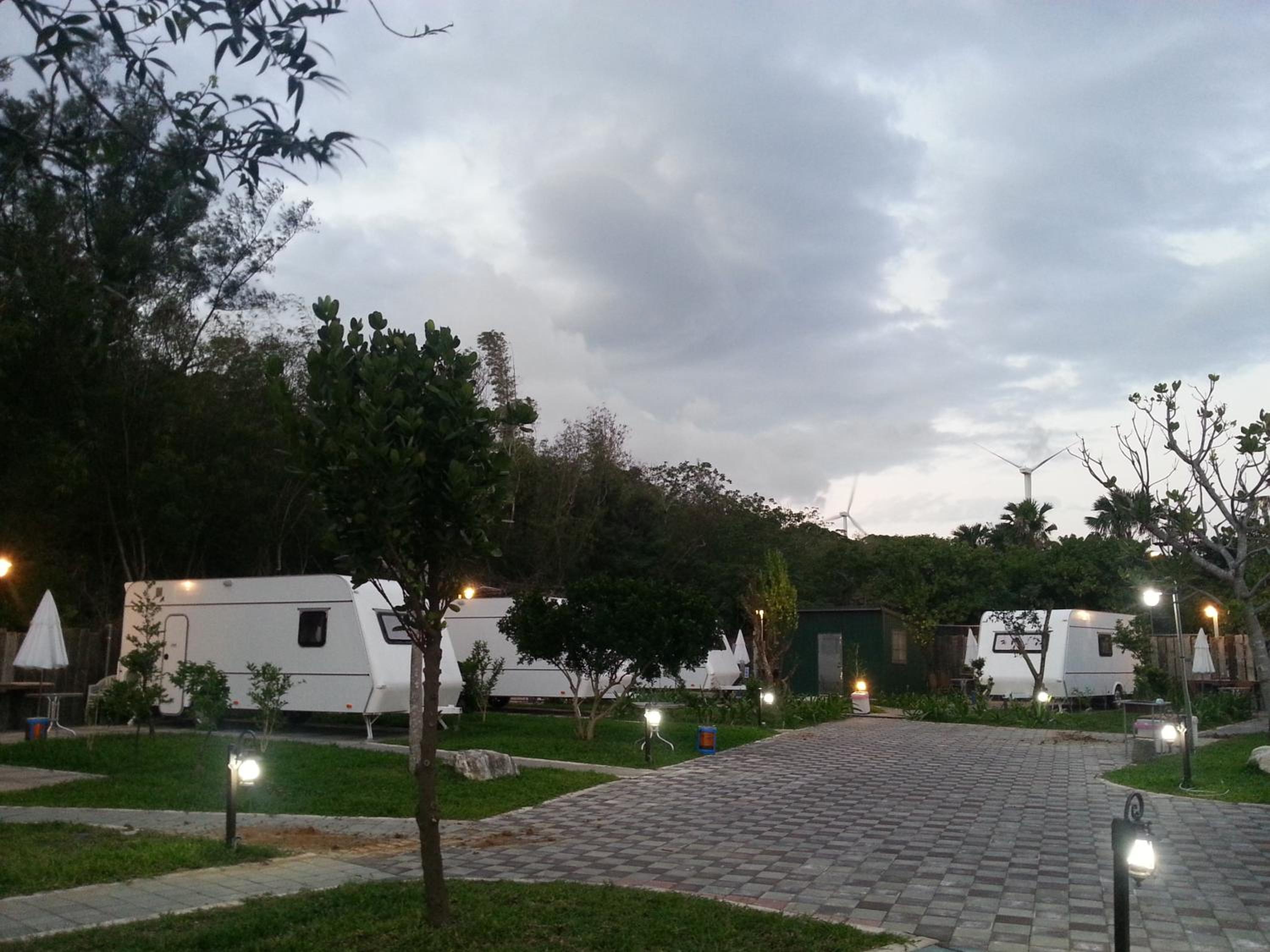 Kenting Houbihu Camping Car B&B