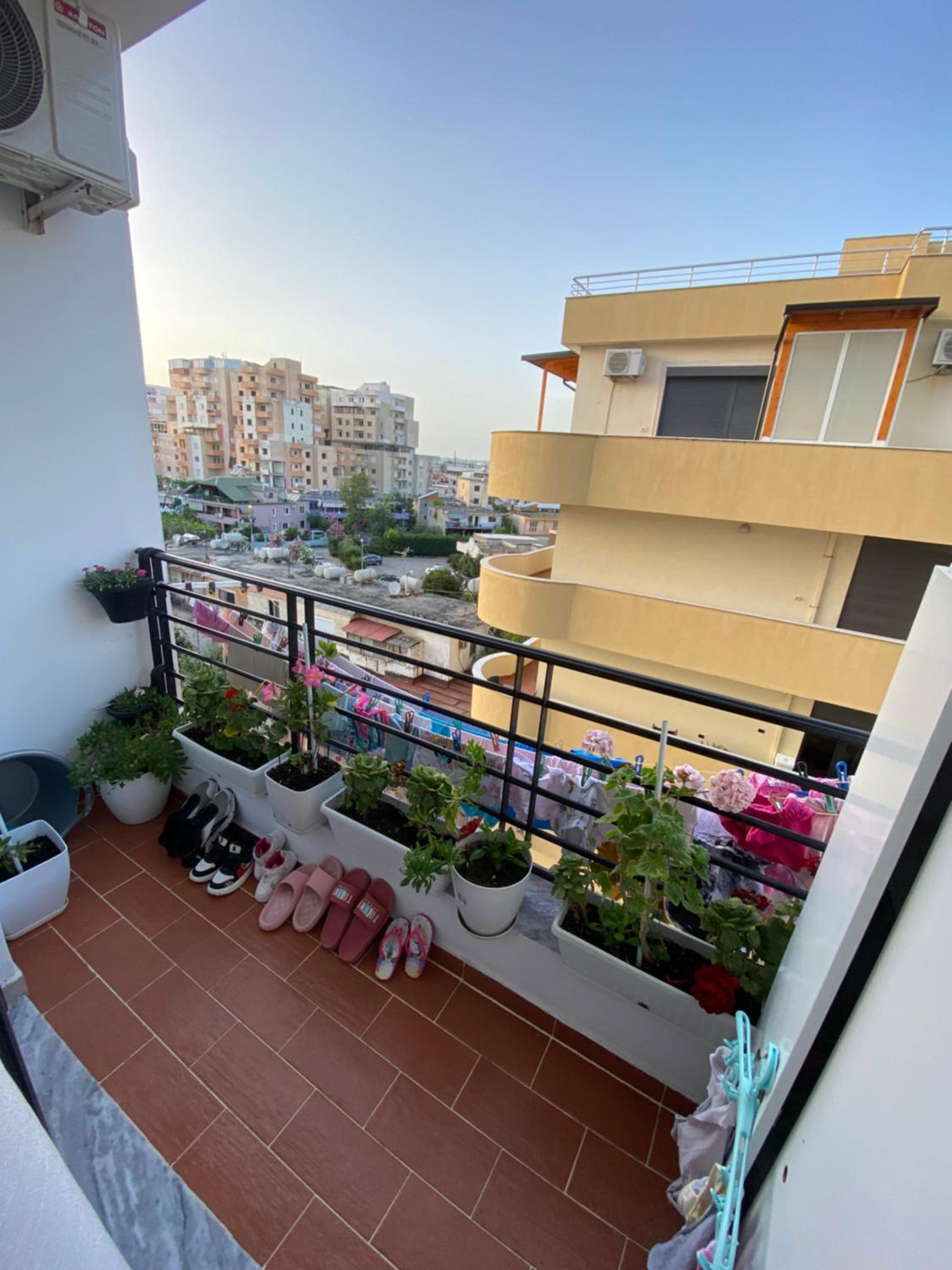 Grei Apartament