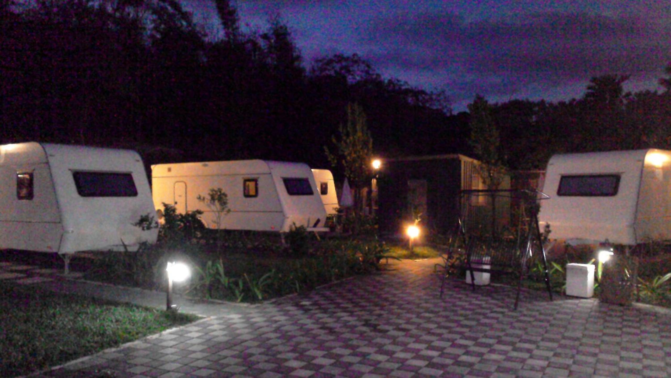 Kenting Houbihu Camping Car B&B