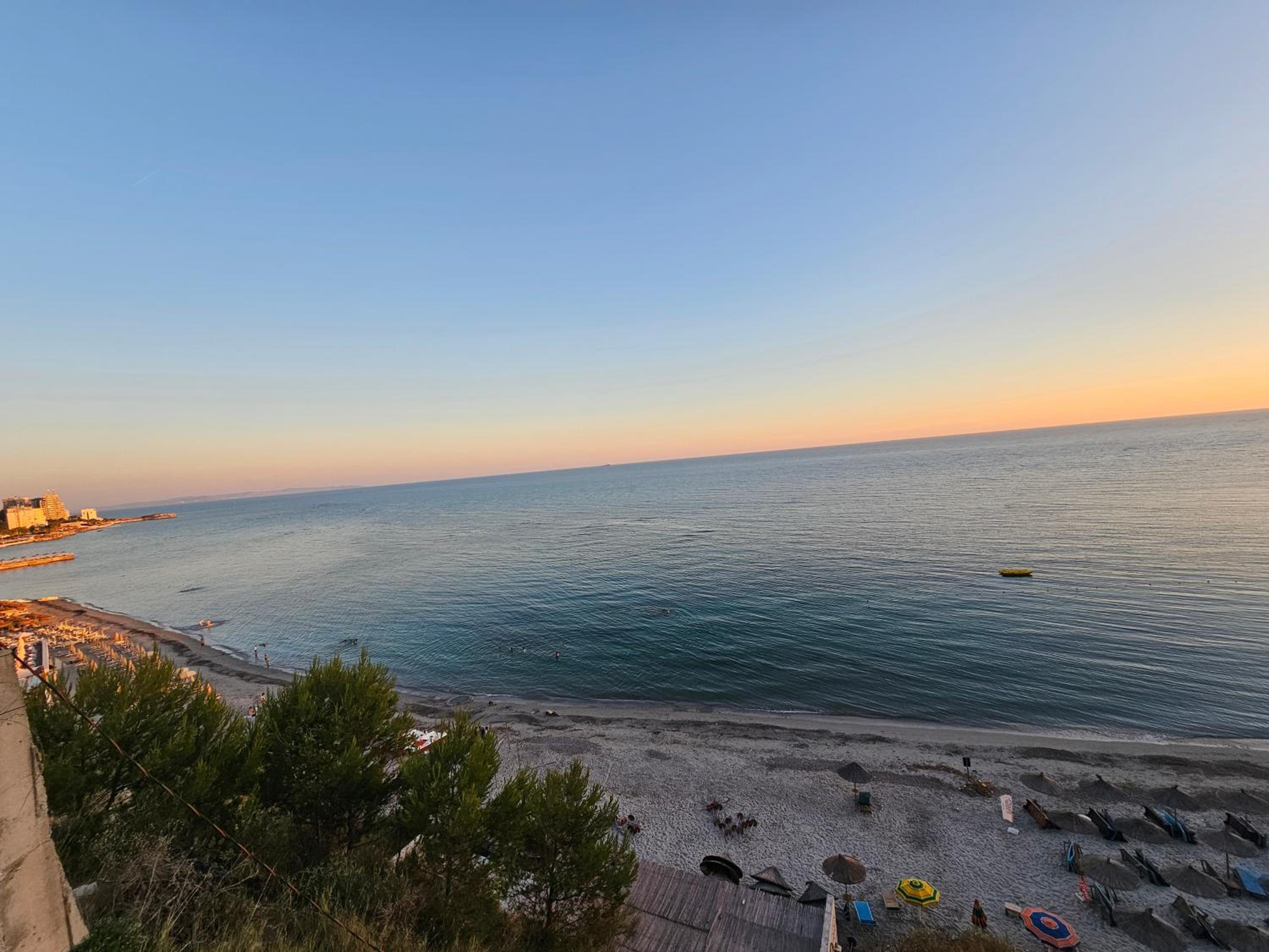 Bral Currila - Peaceful Beachfront Apartment