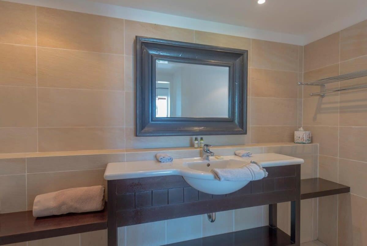 Tropical Breeze Villa in Domaine du Levant