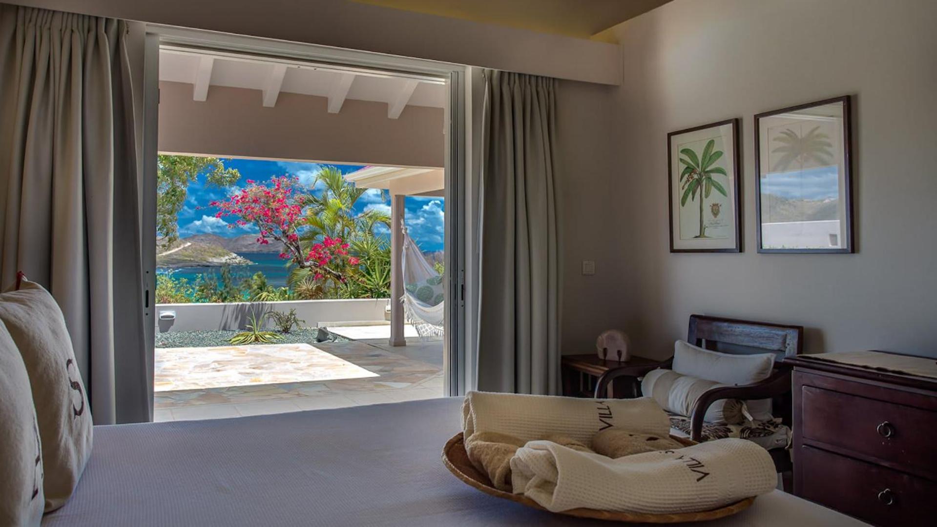 Ideally Located Villa with Indonesian Artworks