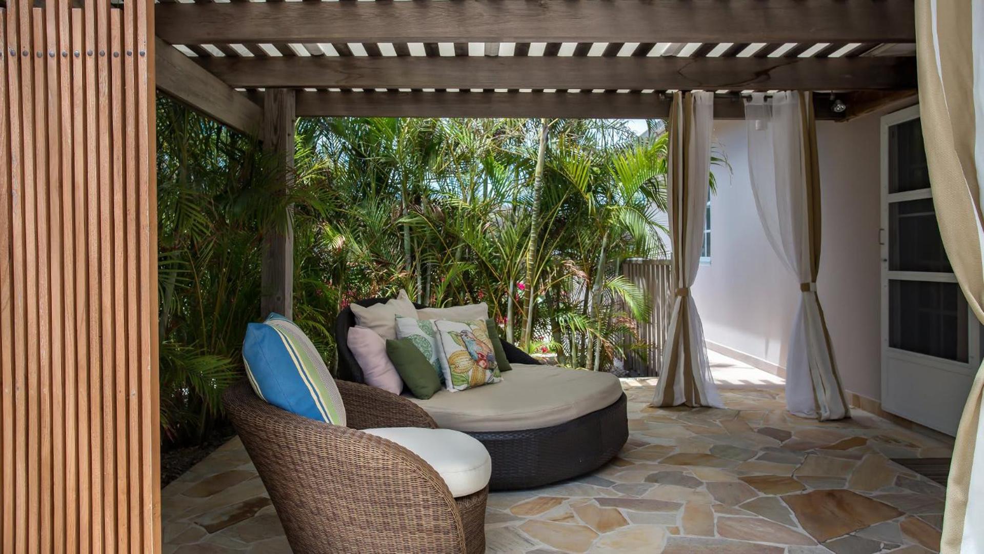 Ideally Located Villa with Indonesian Artworks