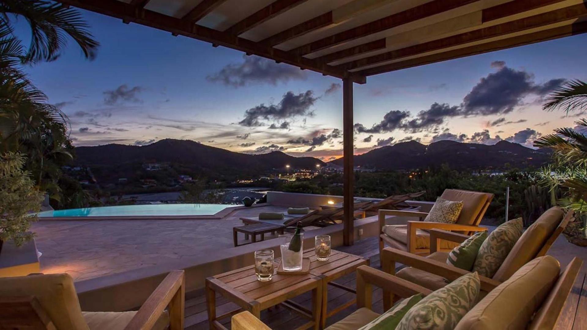 Ideally Located Villa with Indonesian Artworks