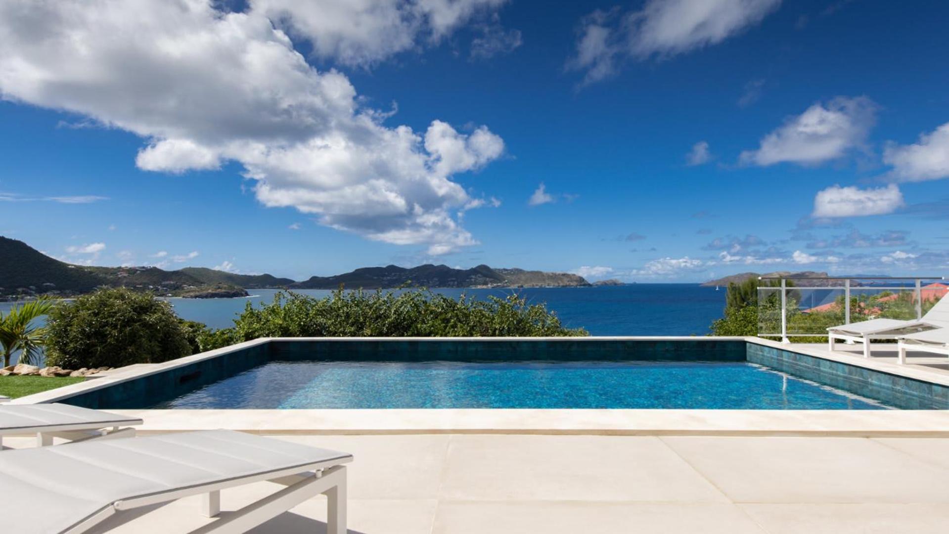 Splendid View Villa with Utmost Comfort