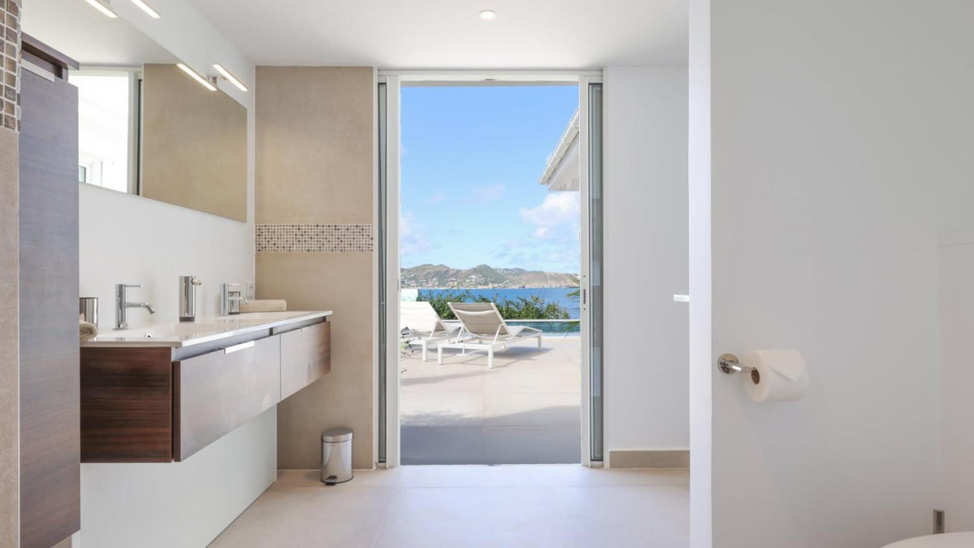 Splendid View Villa with Utmost Comfort