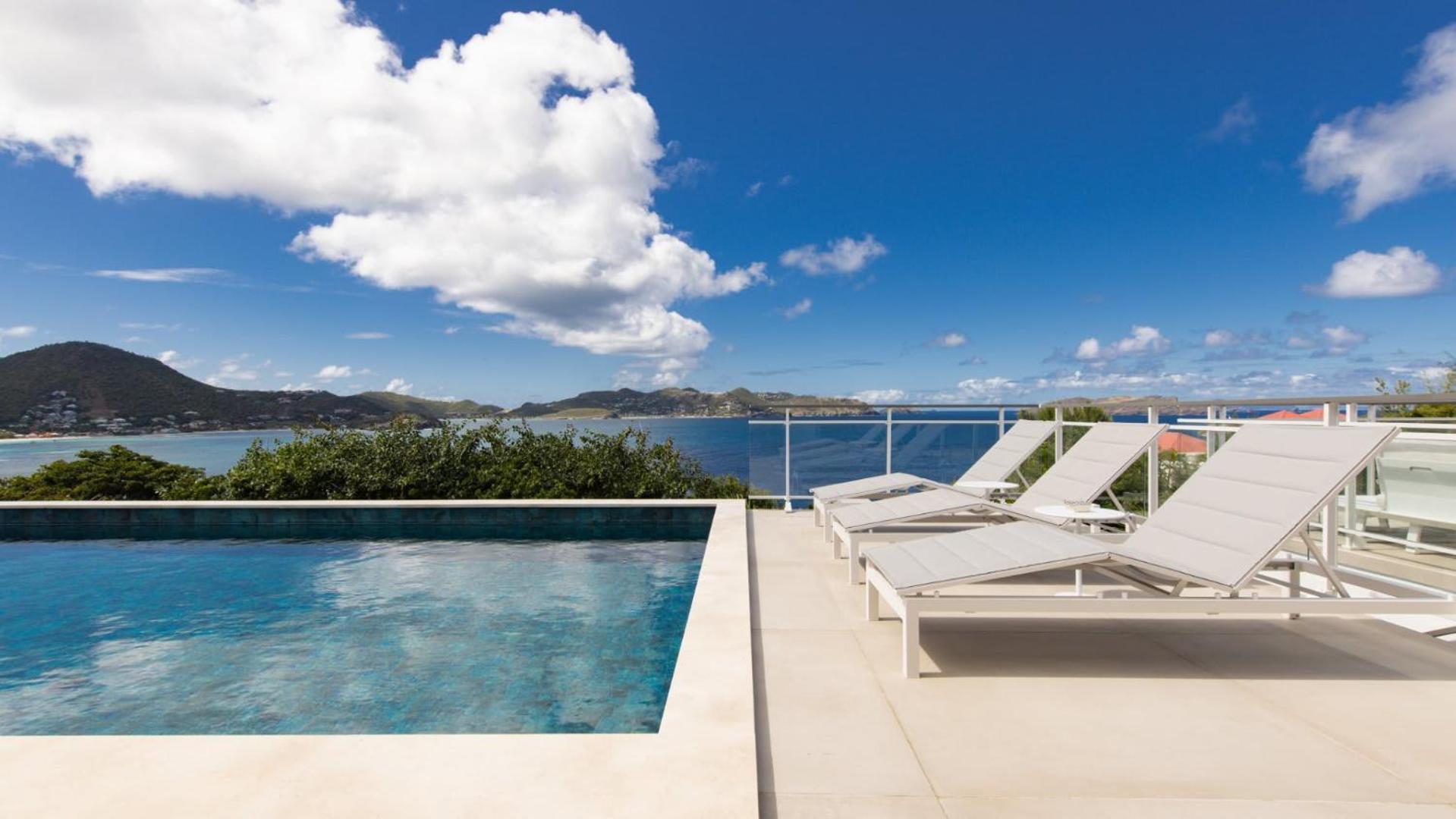 Splendid View Villa with Utmost Comfort