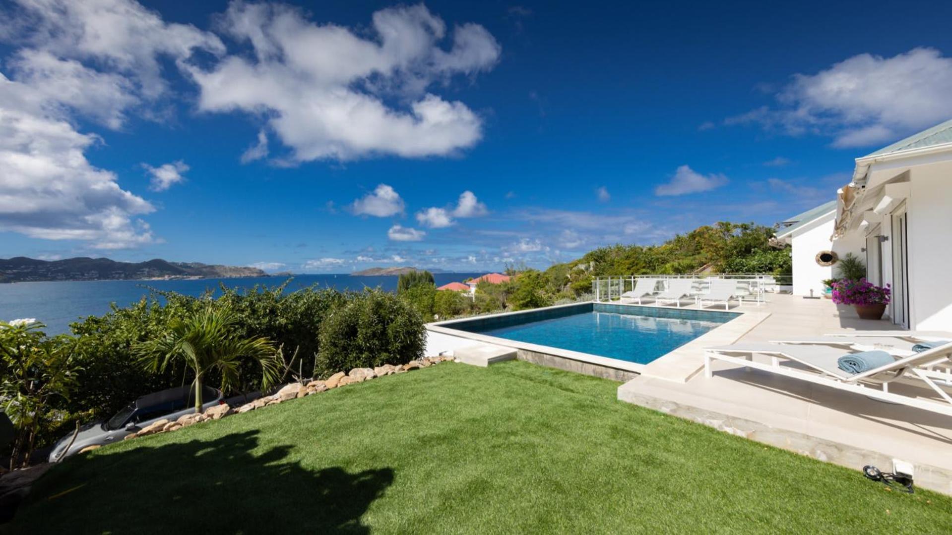 Splendid View Villa with Utmost Comfort