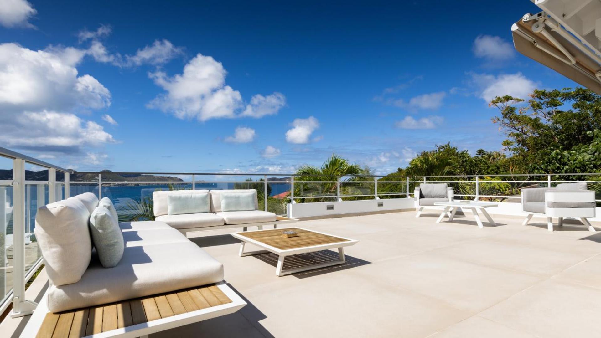 Splendid View Villa with Utmost Comfort
