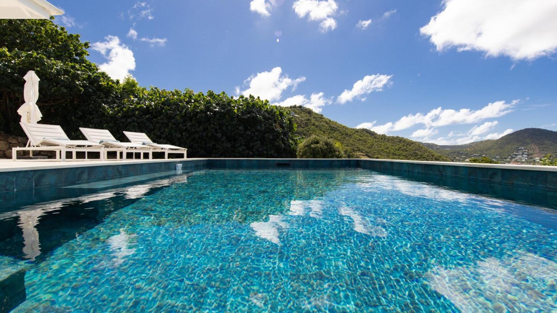 Splendid View Villa with Utmost Comfort