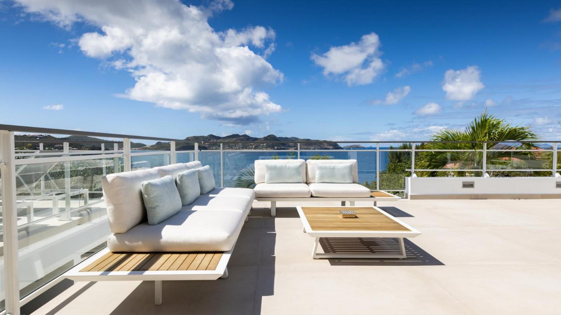 Splendid View Villa with Utmost Comfort