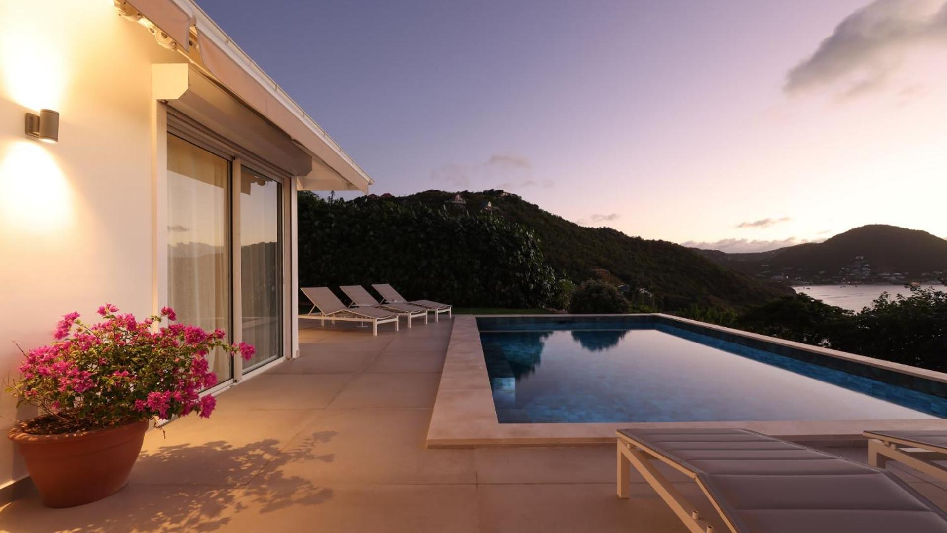 Splendid View Villa with Utmost Comfort