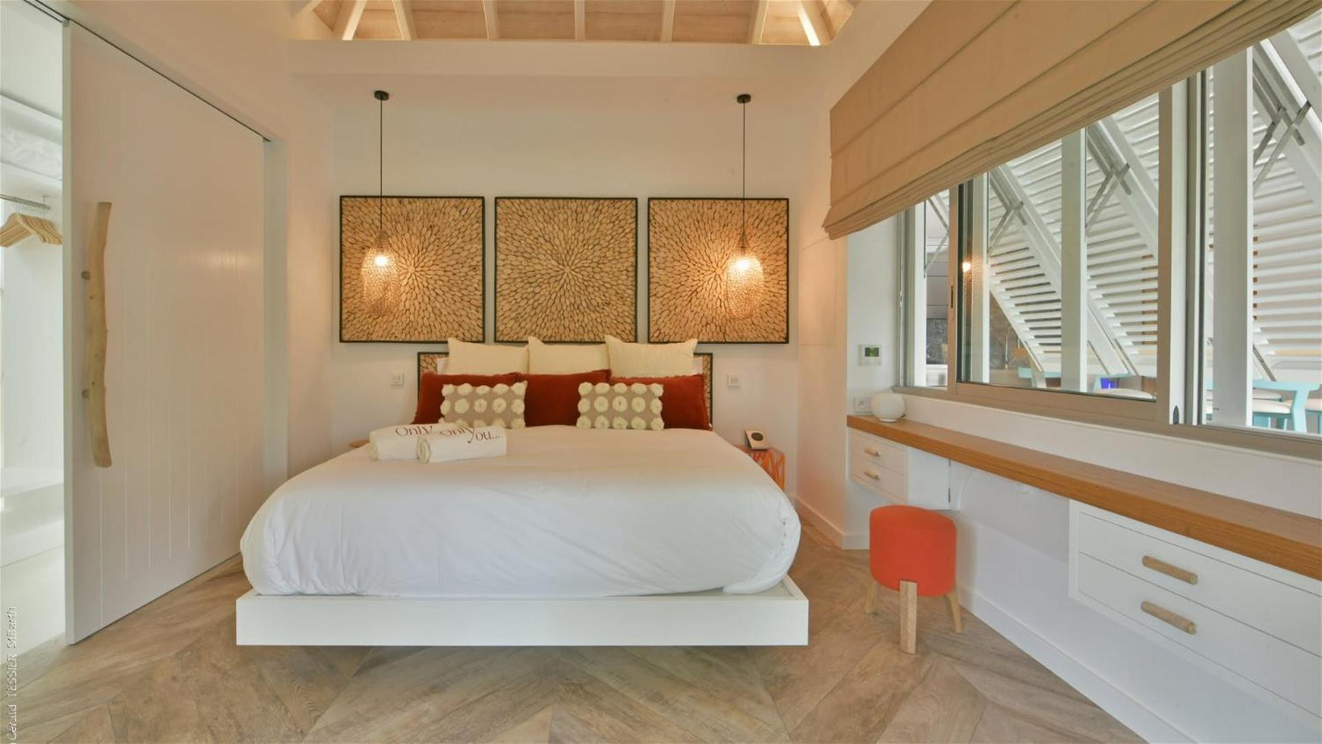 Modern Villa with Two Swimming Pools
