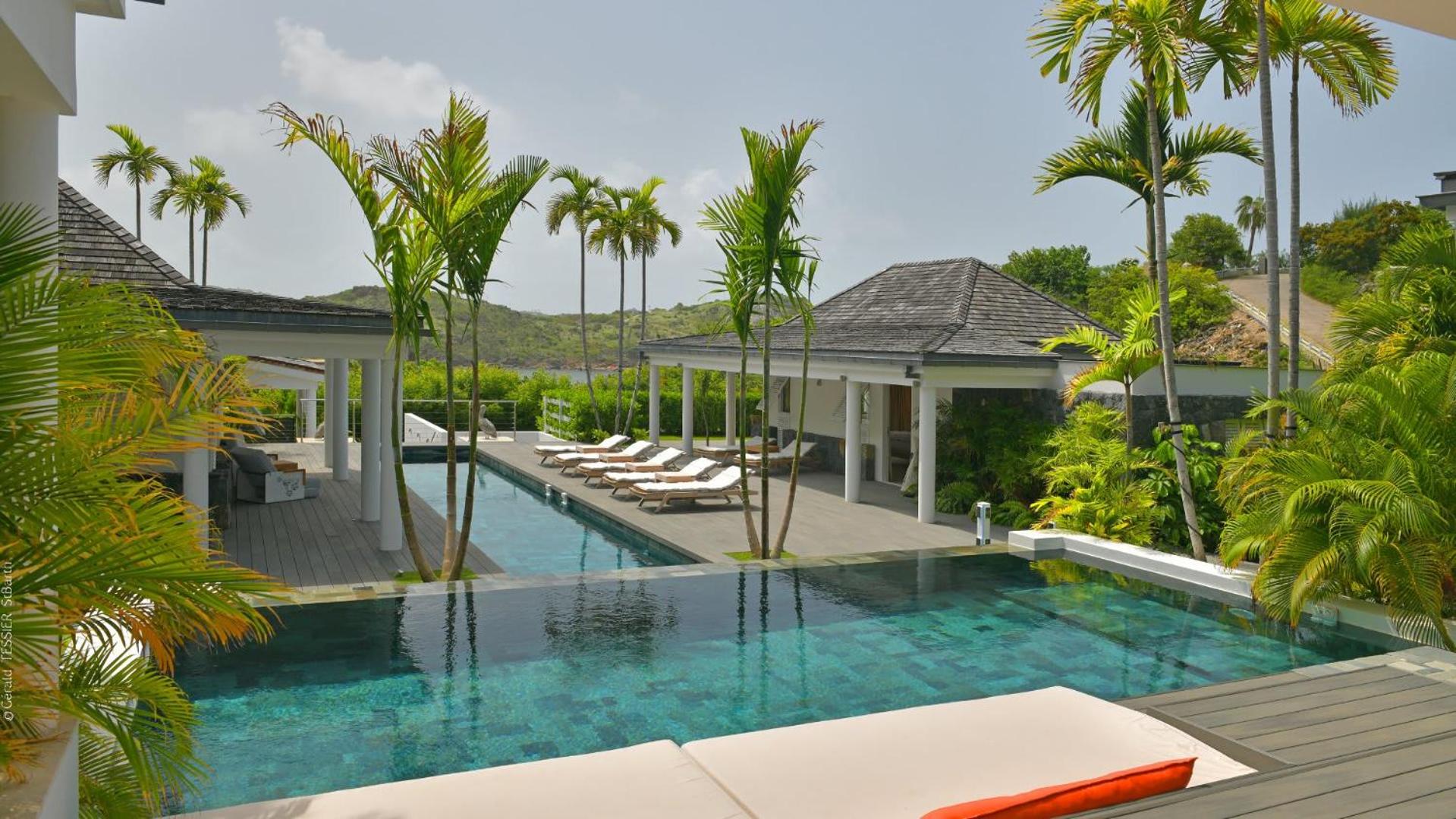 Modern Villa with Two Swimming Pools