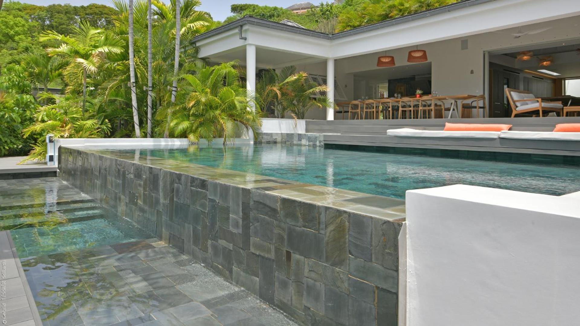 Modern Villa with Two Swimming Pools