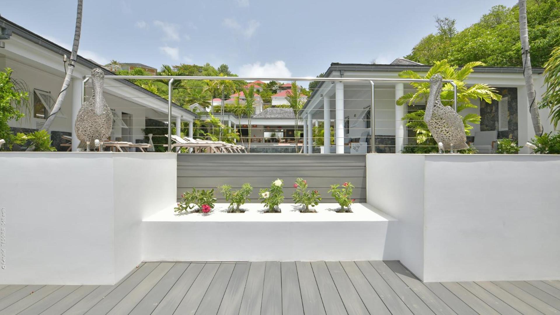 Modern Villa with Two Swimming Pools