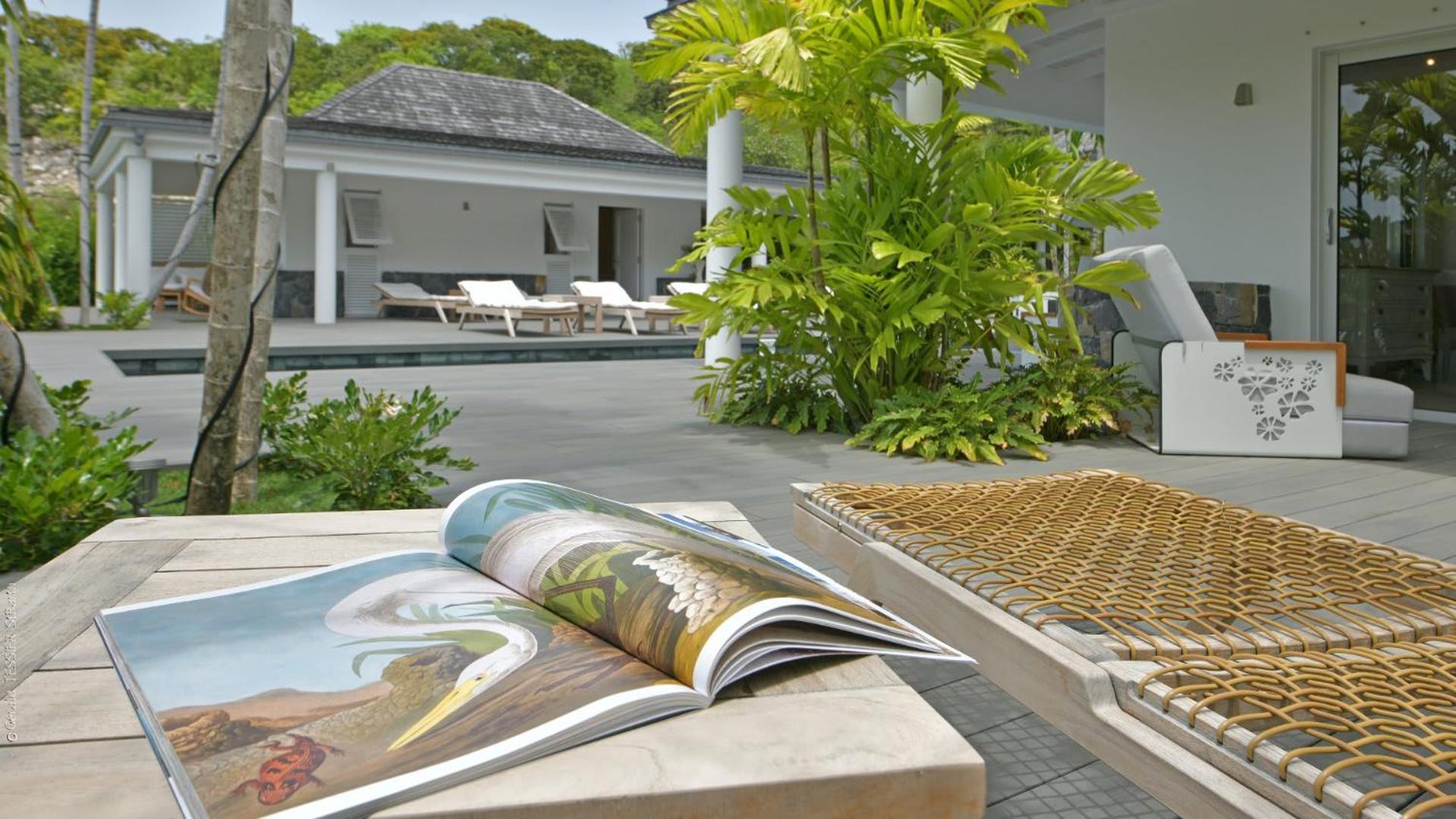 Modern Villa with Two Swimming Pools