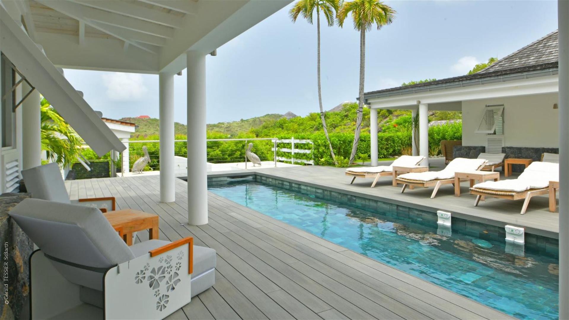 Modern Villa with Two Swimming Pools