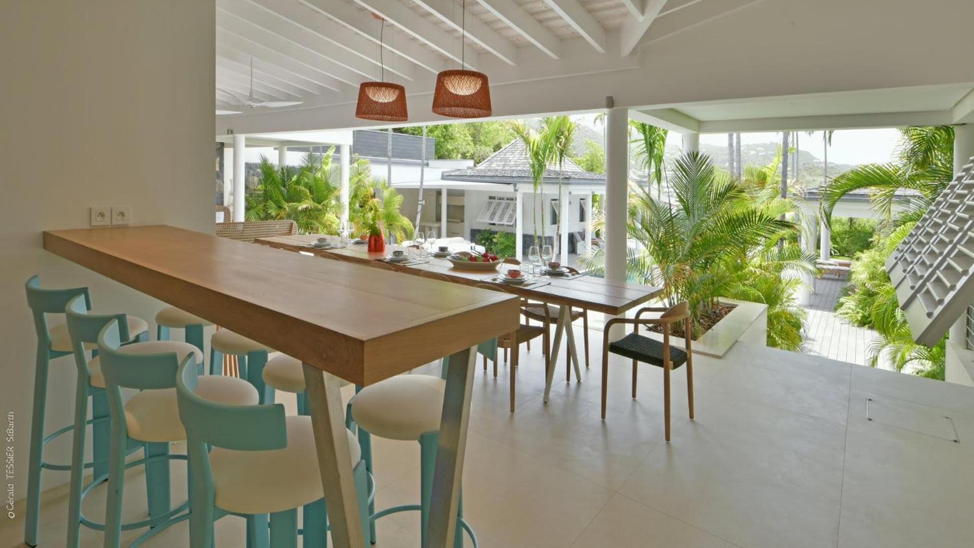 Modern Villa with Two Swimming Pools
