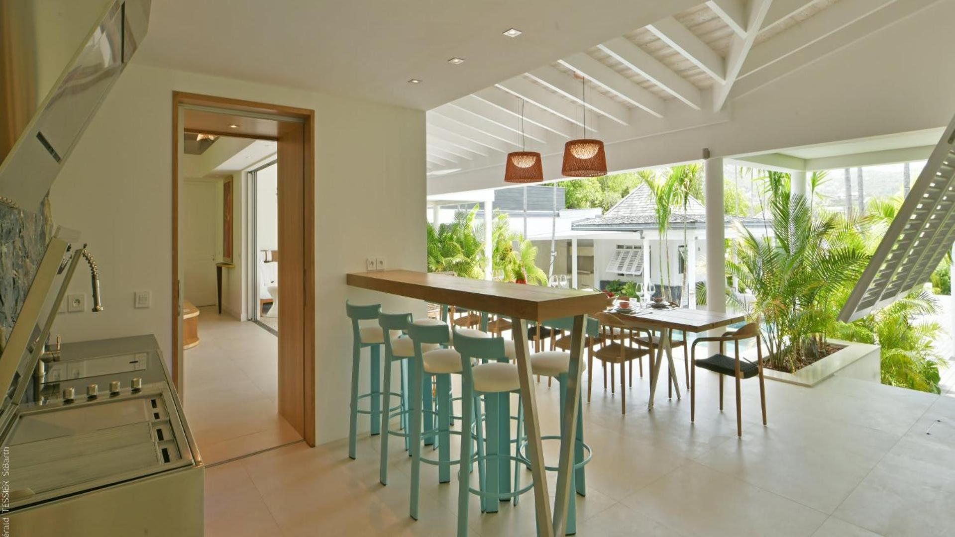 Modern Villa with Two Swimming Pools