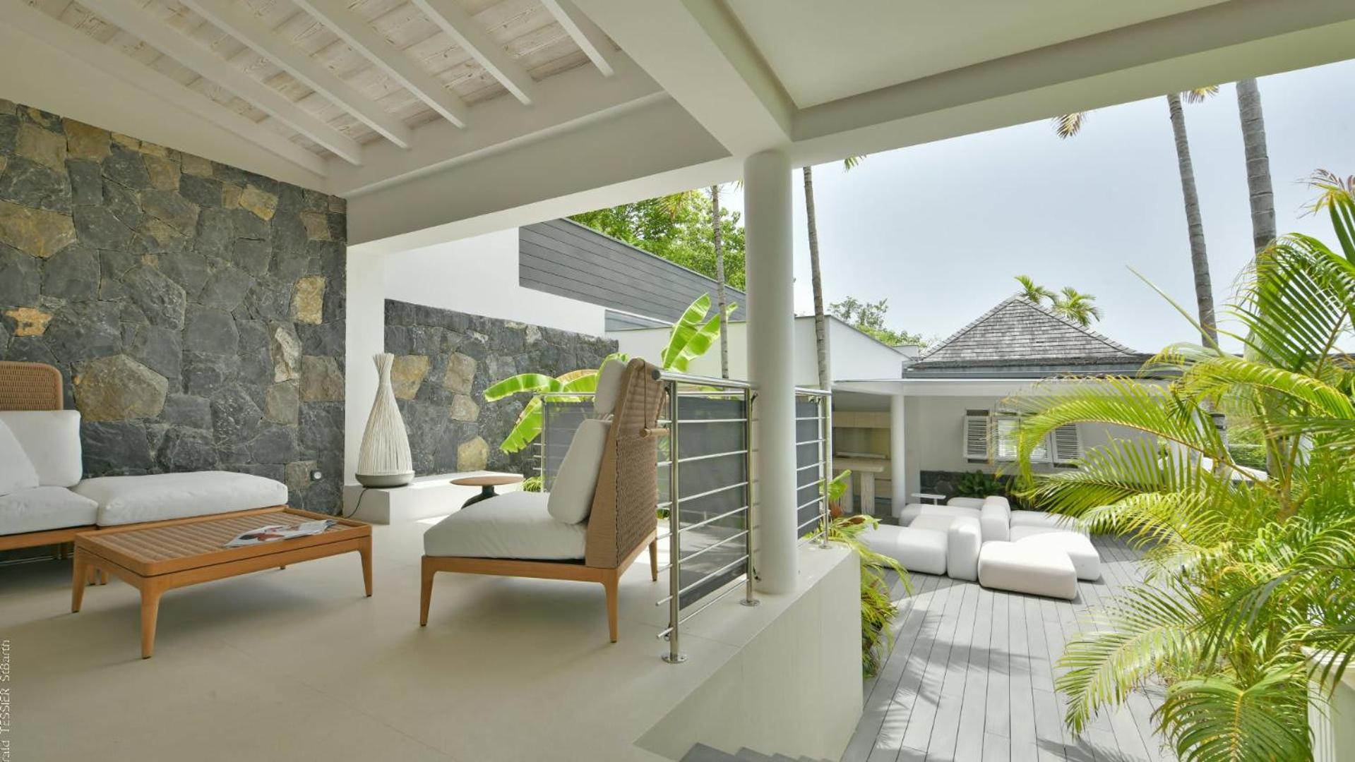 Modern Villa with Two Swimming Pools