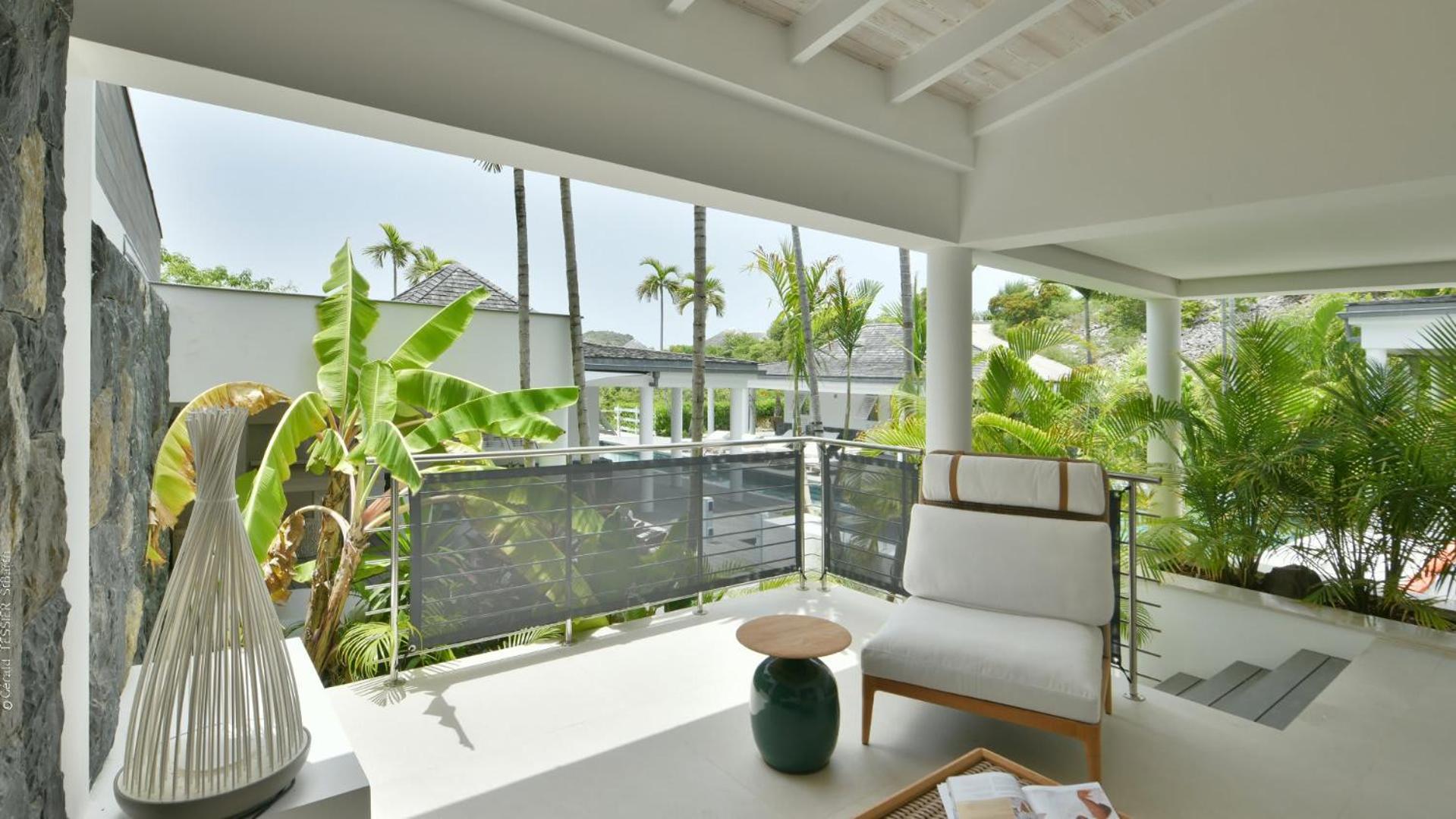Modern Villa with Two Swimming Pools
