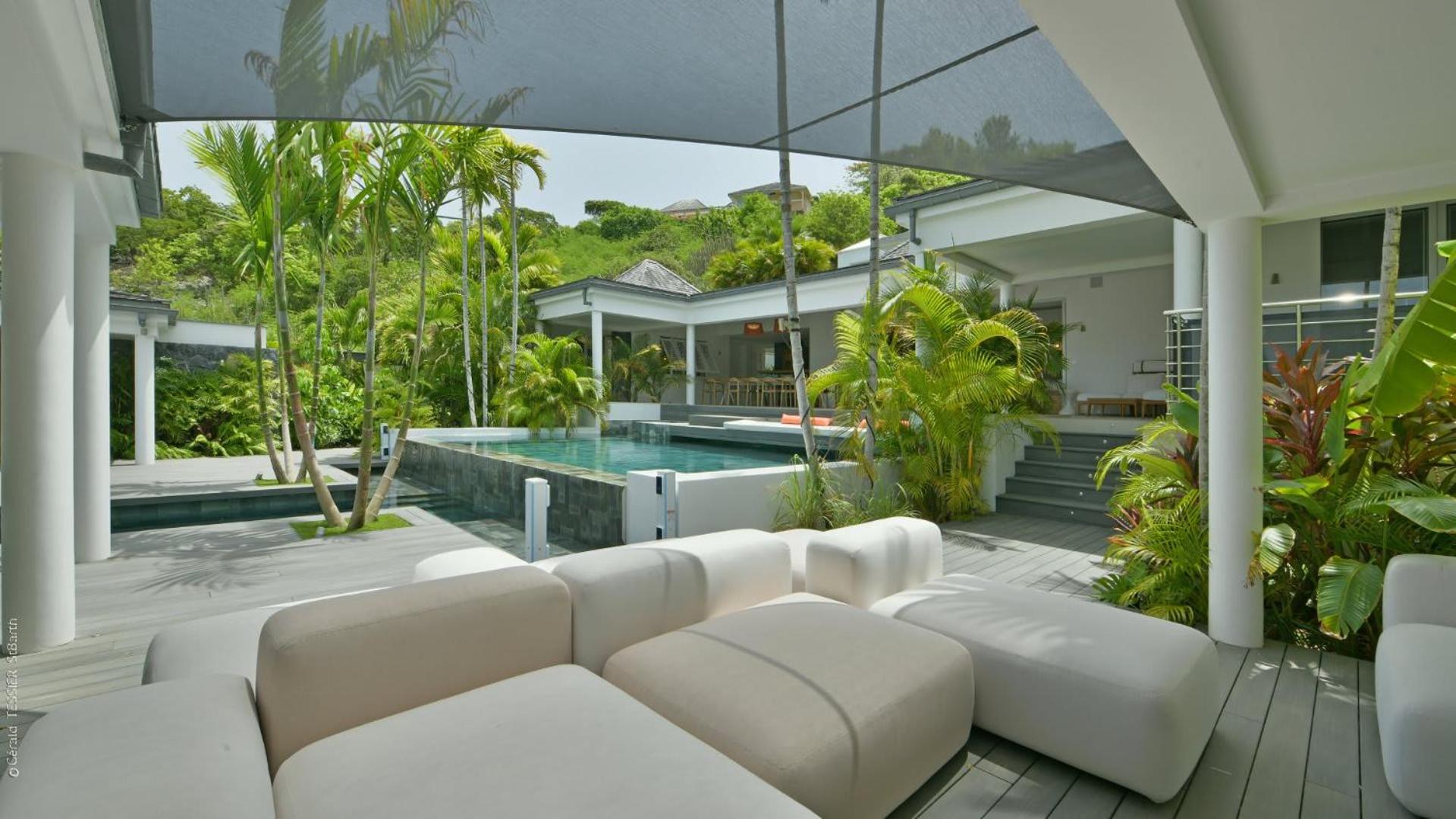 Modern Villa with Two Swimming Pools