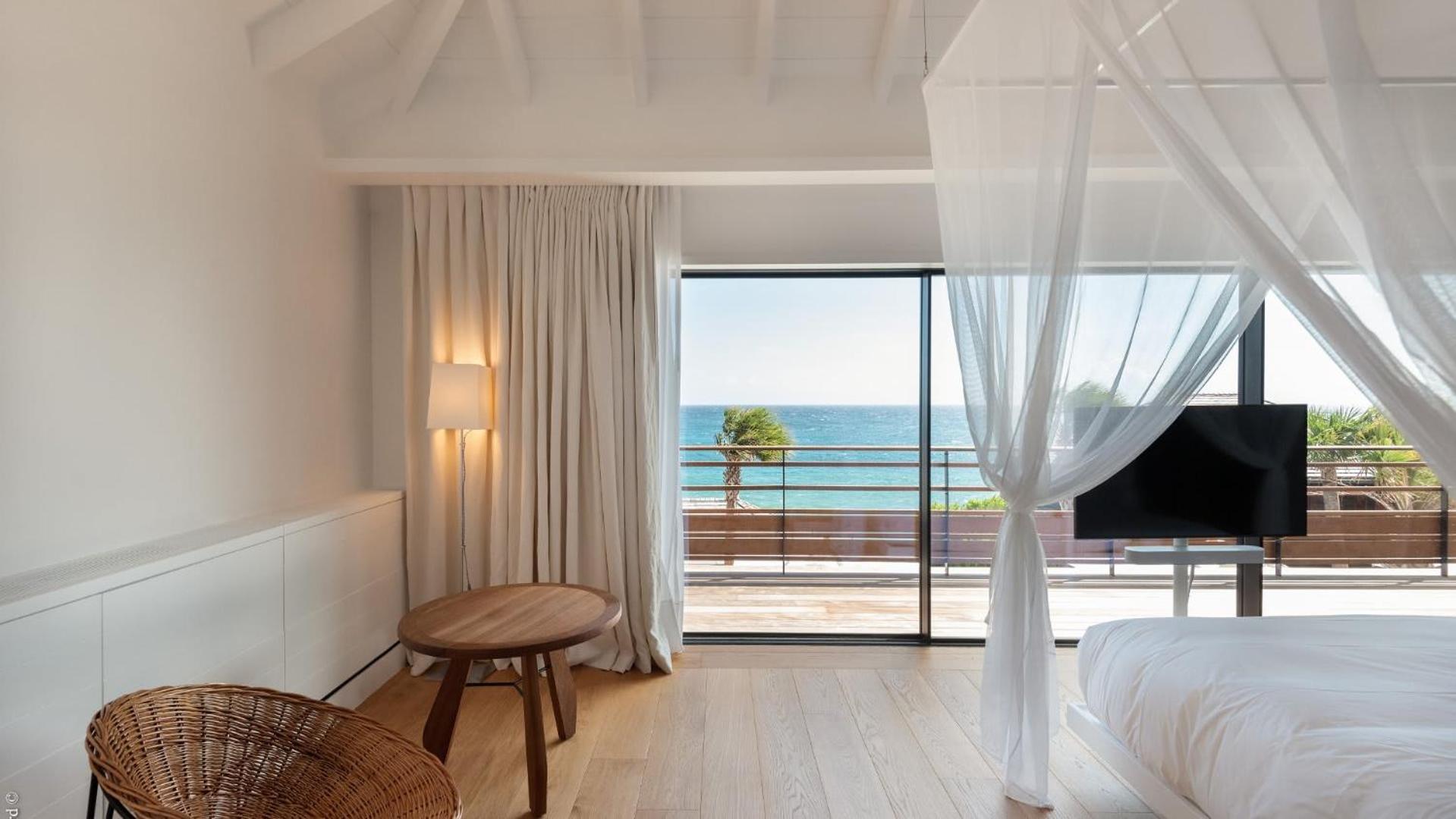 Spacious Villa with True Architectural Gem