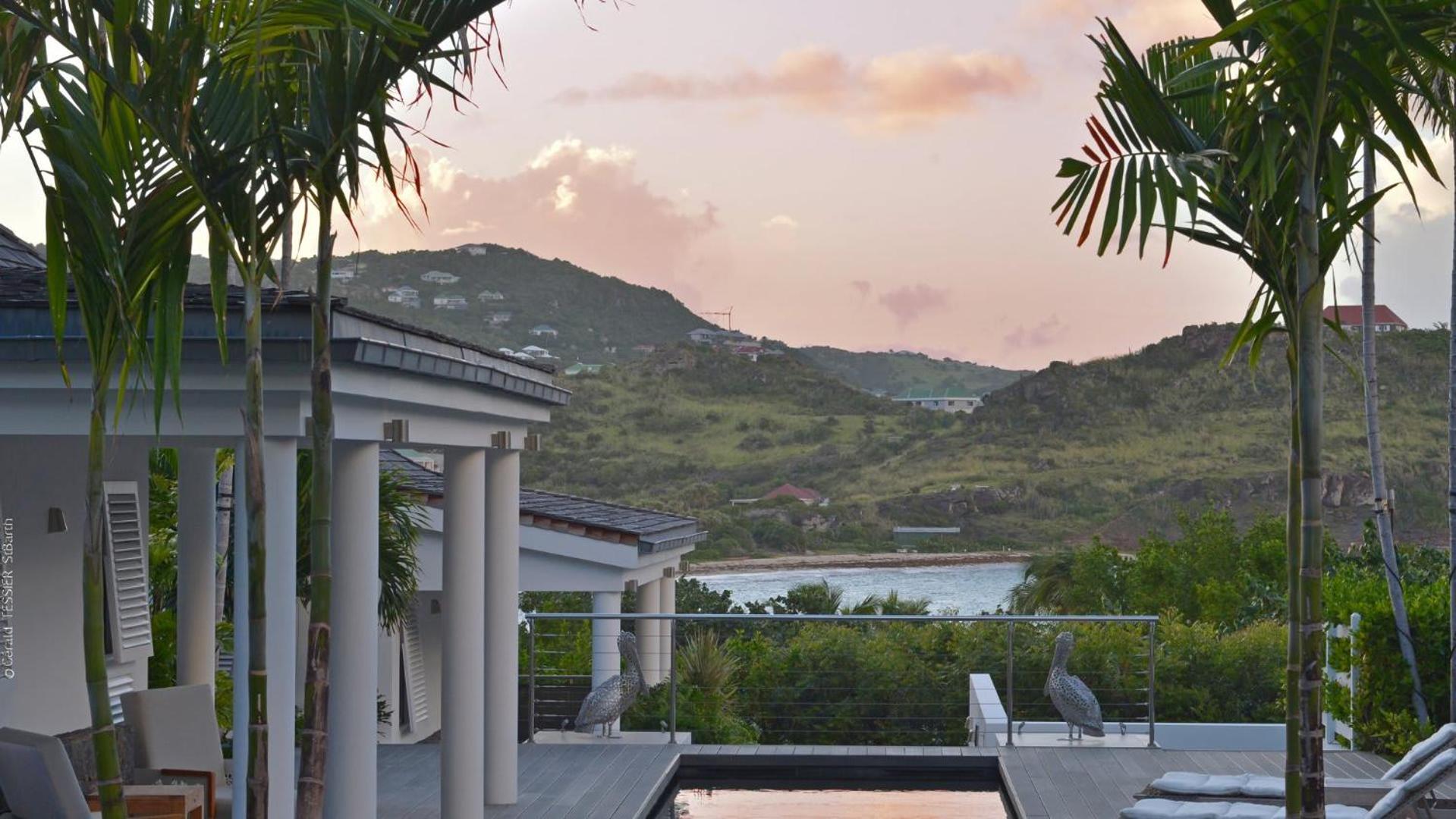 Modern Villa with Two Swimming Pools