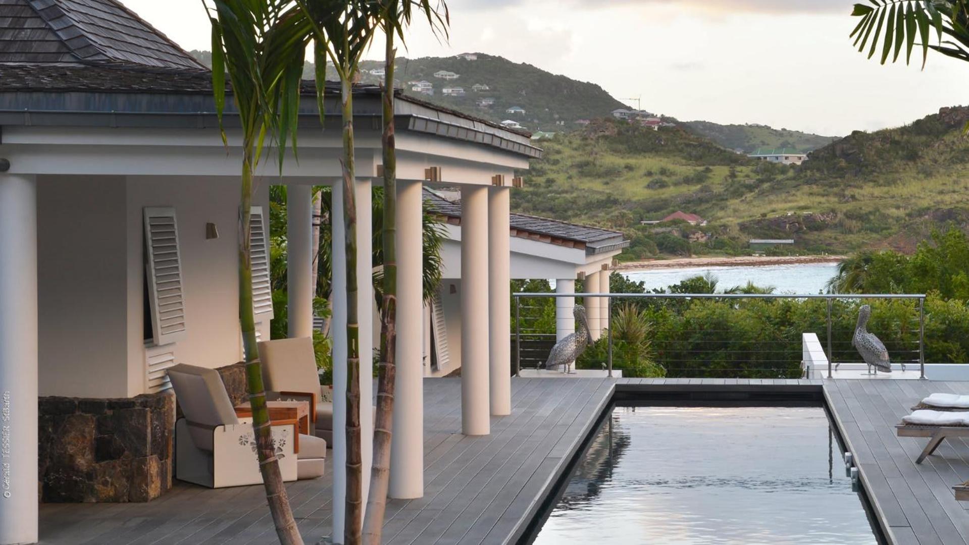 Modern Villa with Two Swimming Pools