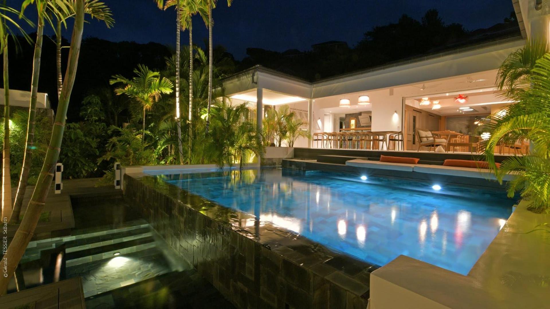 Modern Villa with Two Swimming Pools