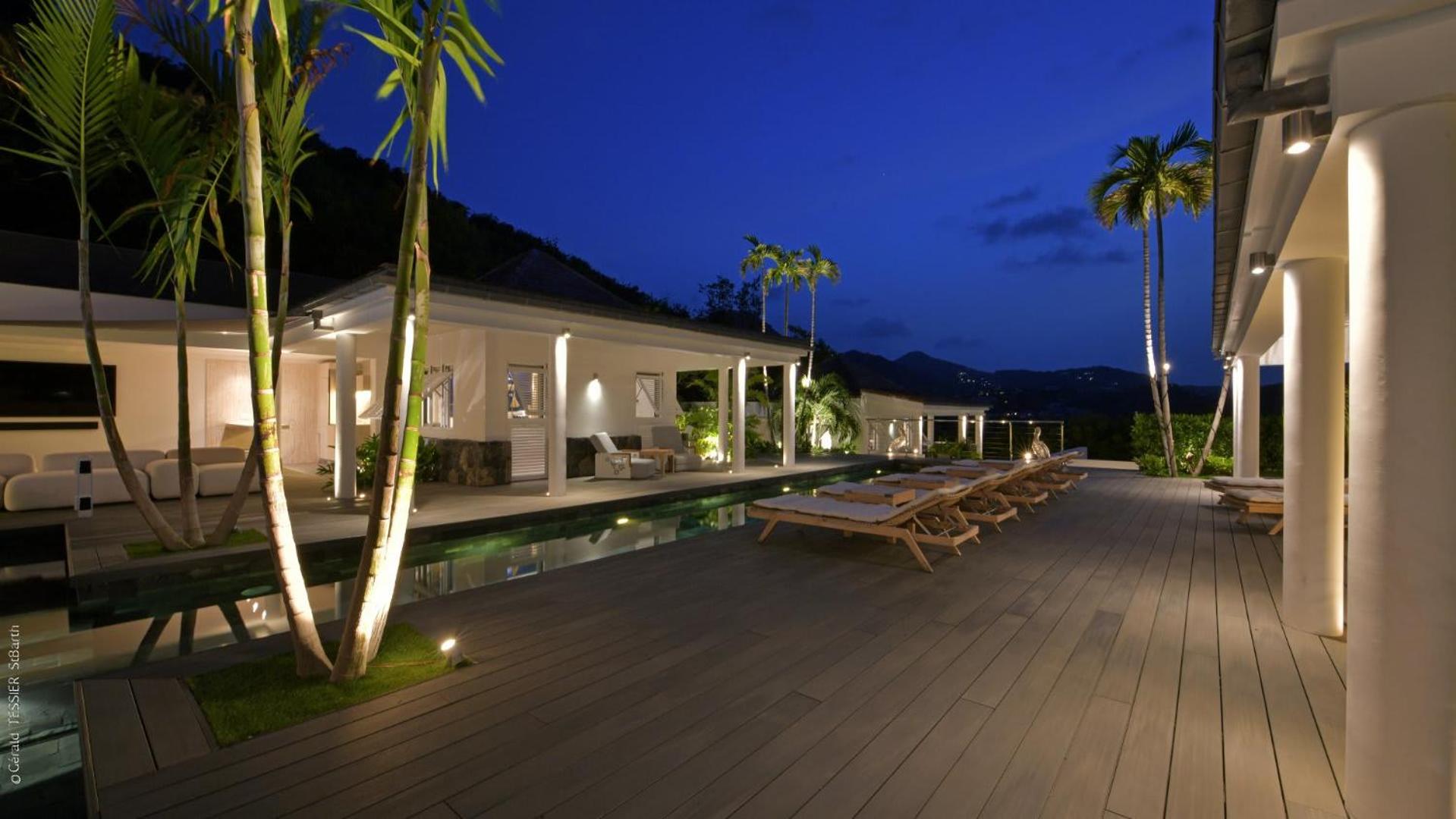 Modern Villa with Two Swimming Pools
