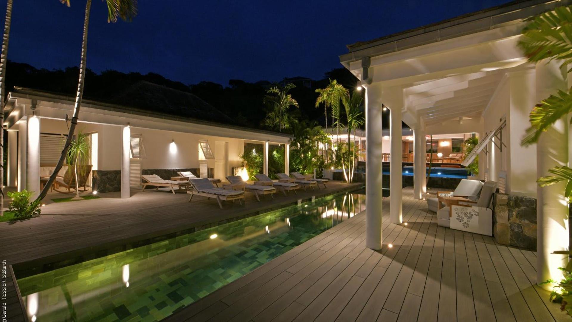 Modern Villa with Two Swimming Pools
