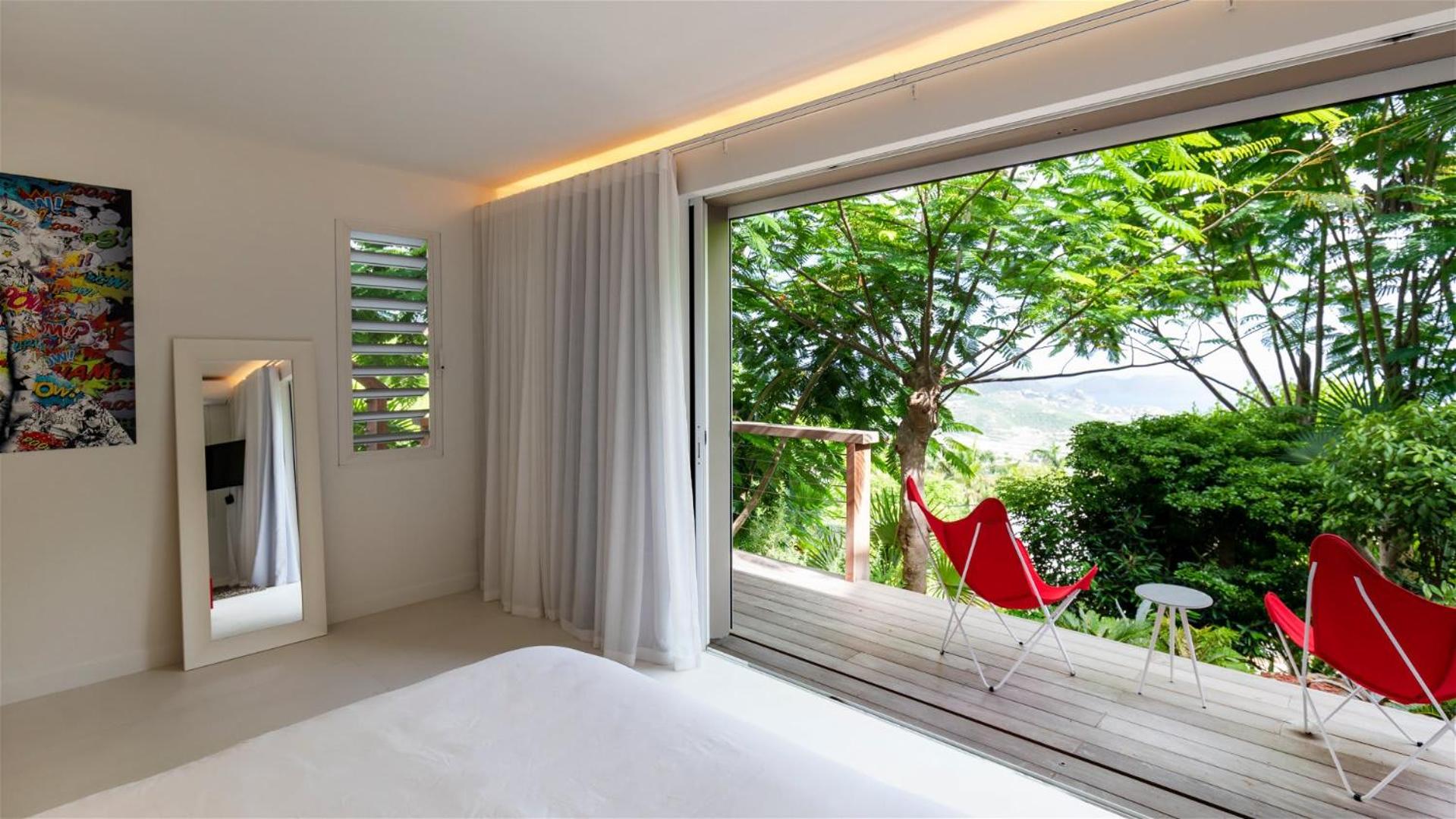 Villa with Light and Soothing Atmosphere