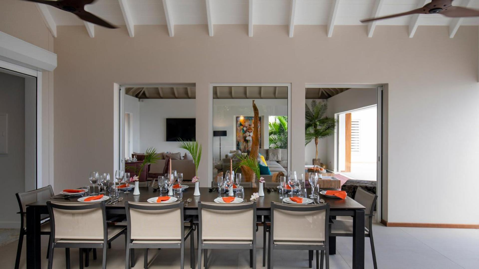 Villa with Light and Soothing Atmosphere