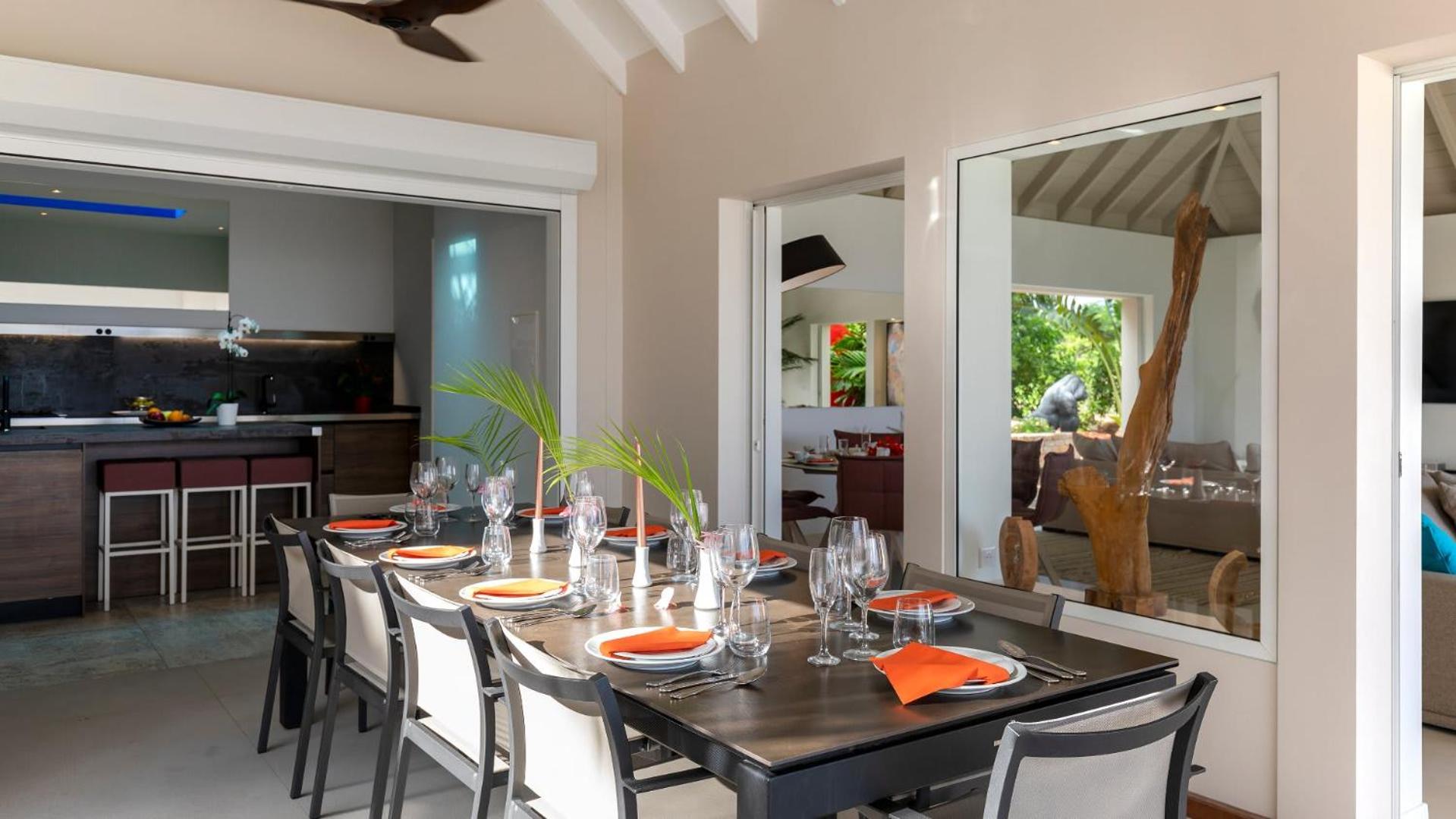 Villa with Light and Soothing Atmosphere