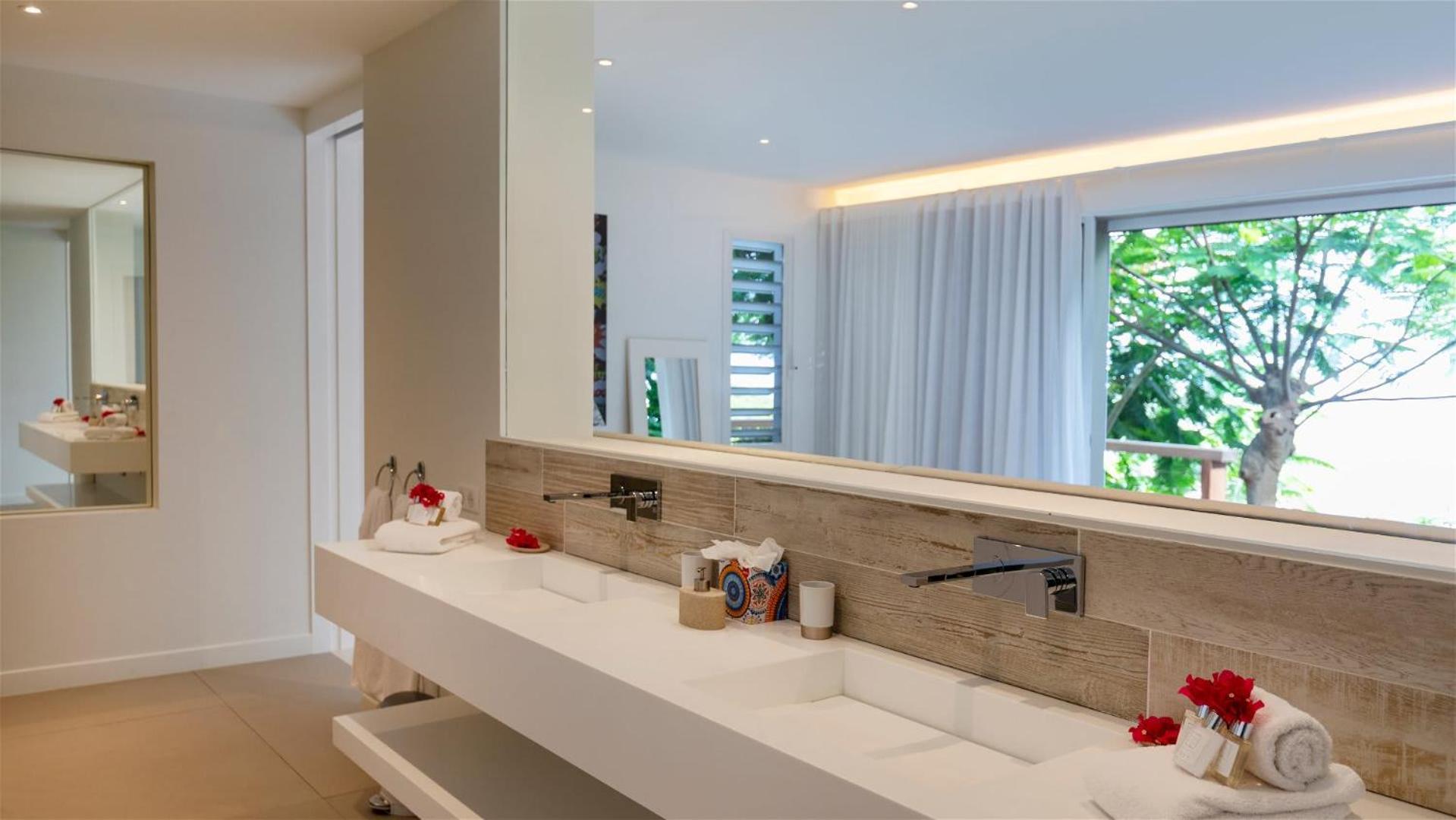 Villa with Light and Soothing Atmosphere