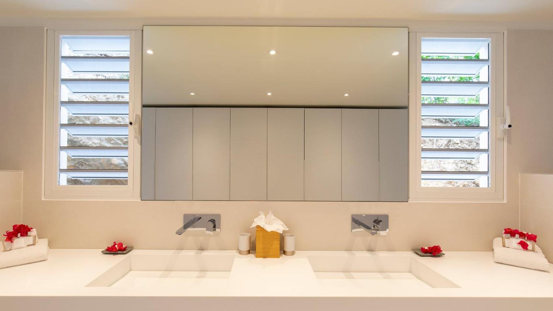 Villa with Light and Soothing Atmosphere