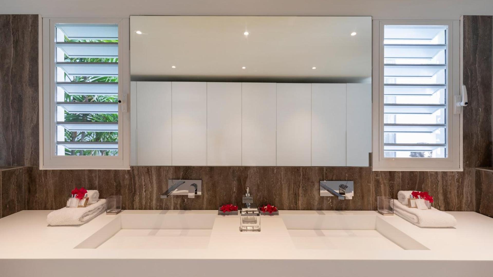 Villa with Light and Soothing Atmosphere