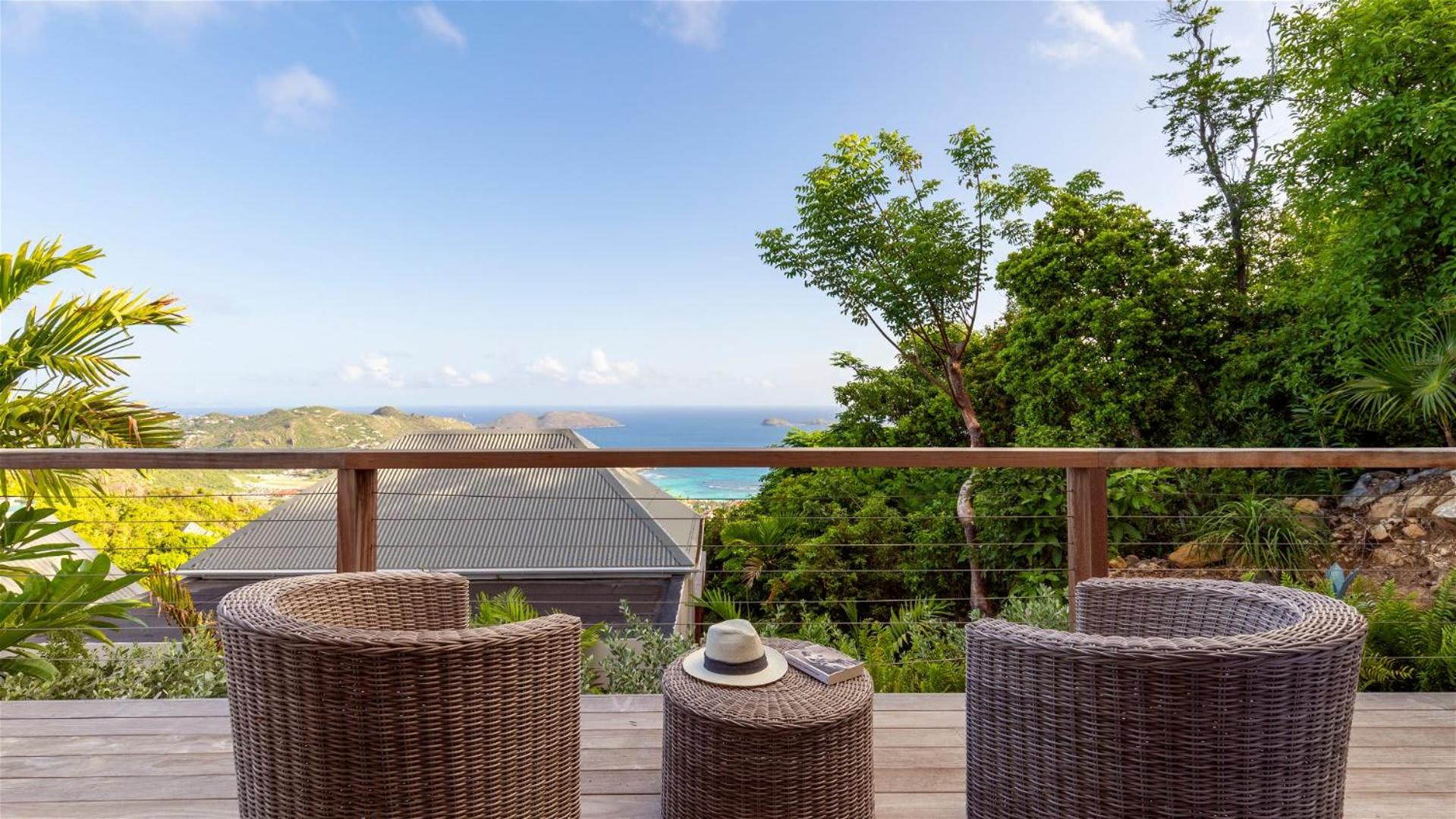 Villa with Light and Soothing Atmosphere